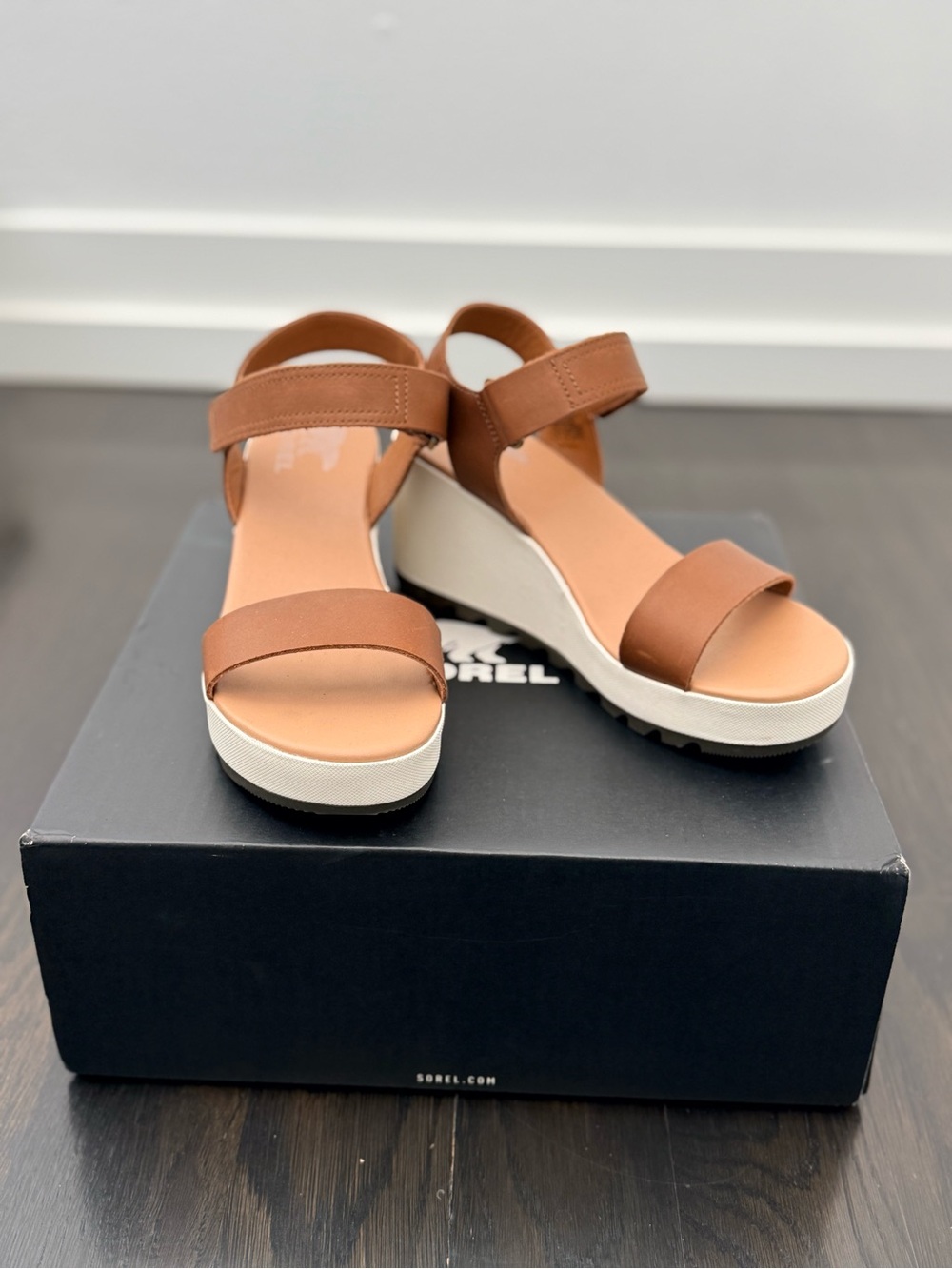 Sorel Tan Leather Wedge Sandals with White Platform. Brand New w/o Tags